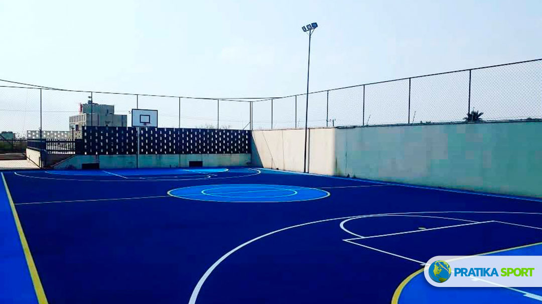 Quadra poliesportiva profissional construída pela Pratika Sport